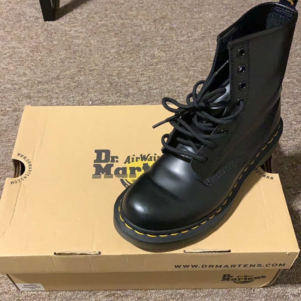 Dr.Martens high top shoes size 6